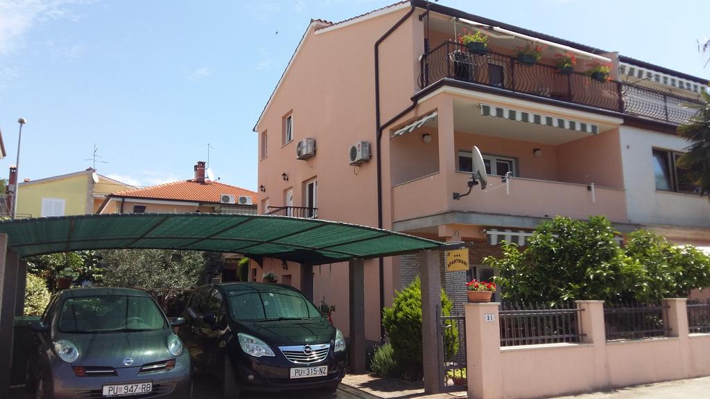 Apartments Merlin Novigrad Istria Buitenkant foto