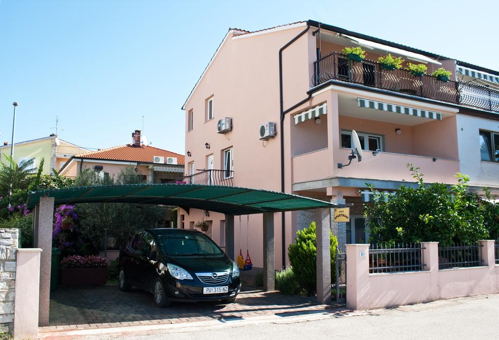 Apartments Merlin Novigrad Istria Buitenkant foto